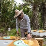 Tío Nacho refuerza su compromiso con la protección de las abejas