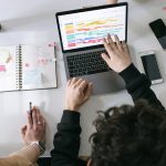 Normas de Información de Sostenibilidad oportunidad para las empresas por De la Paz, Costemalle DFK